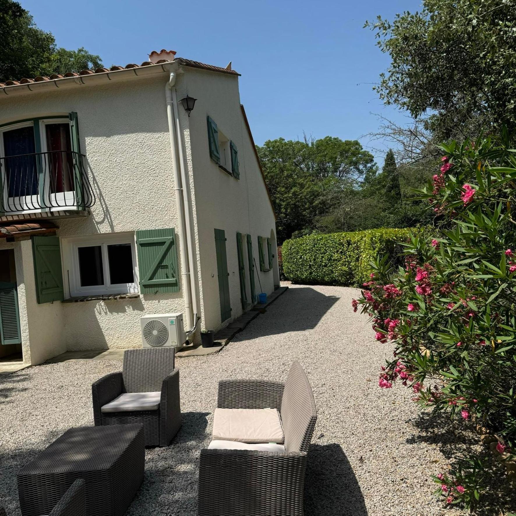 Maison Avec Piscine Chauffee Entre Mer Et Montagne Montauriol  Bagian luar foto
