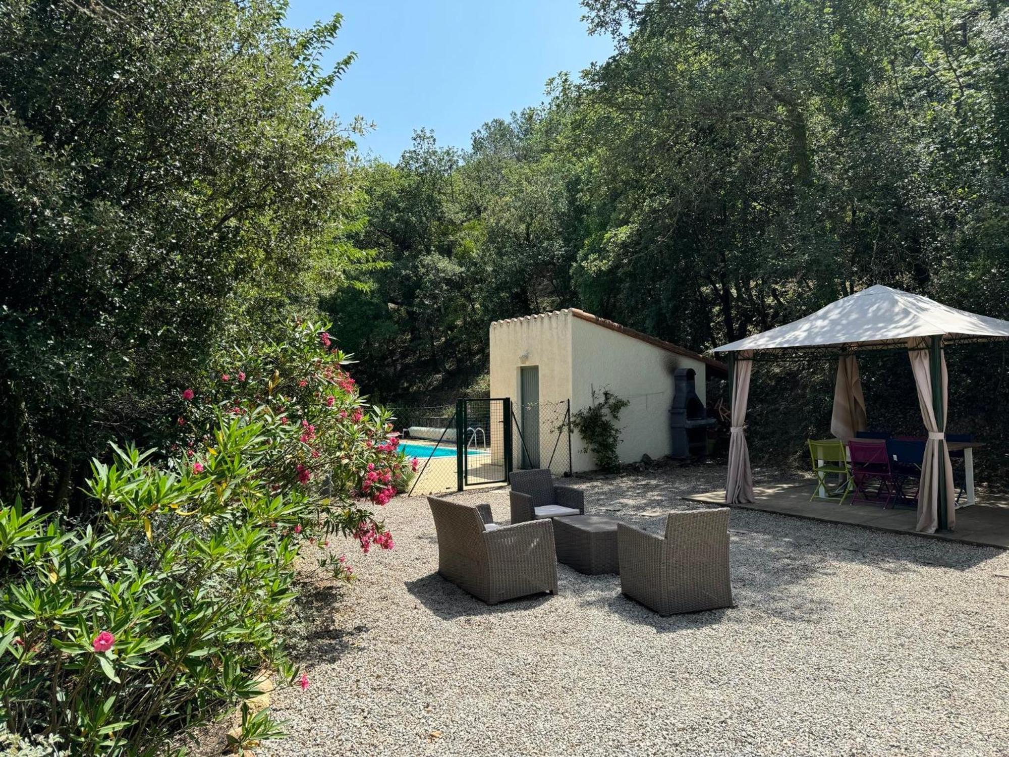 Maison Avec Piscine Chauffee Entre Mer Et Montagne Montauriol  Bagian luar foto